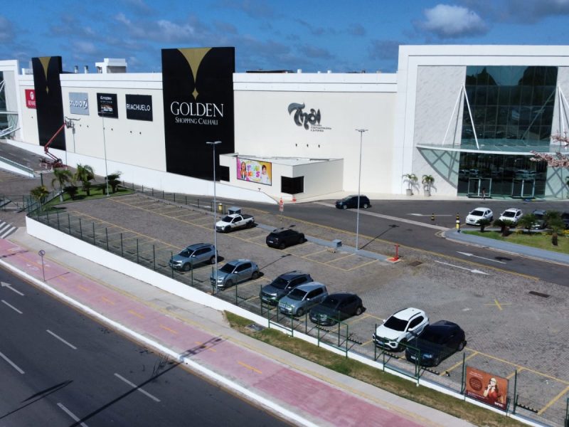 1.-Fachada-do-Golden-Shopping-Calhau